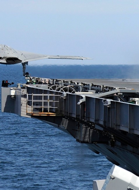 Lietadlo X-47B robot - zabijak 1