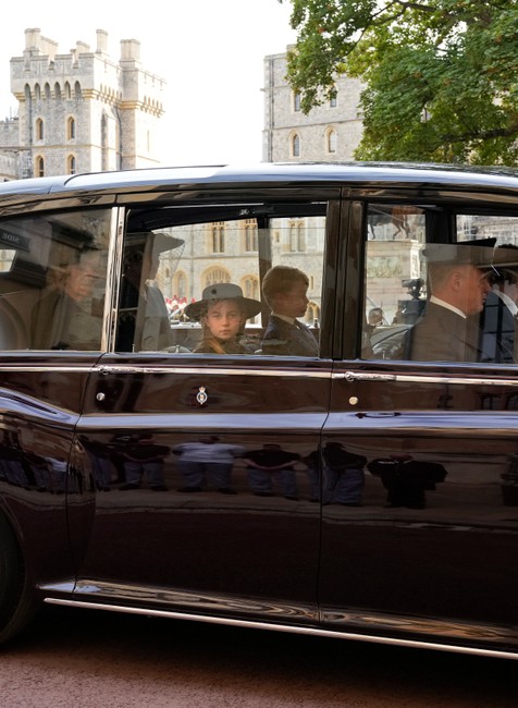 George a Charlotte na pohrebe