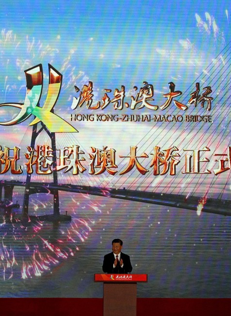 Najdlhší most cez oceán postavili v Číne 