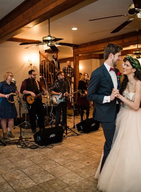 Ružové svadobné šaty