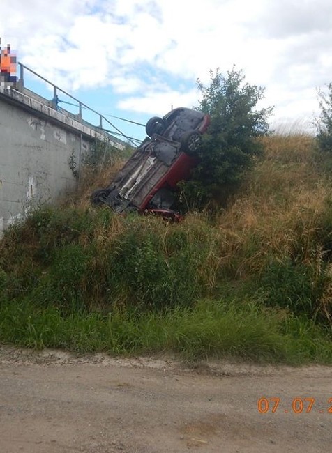 Na R1 došlo k tragickej nehode. Vodič vyletel z cesty, zastavil ho až svah