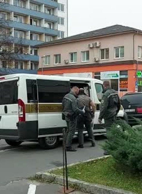 [multi] Bašternák vchádza na súd 285