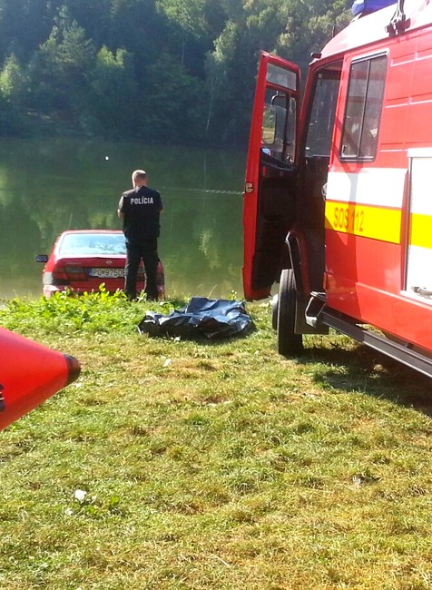 rybari potopene auto3