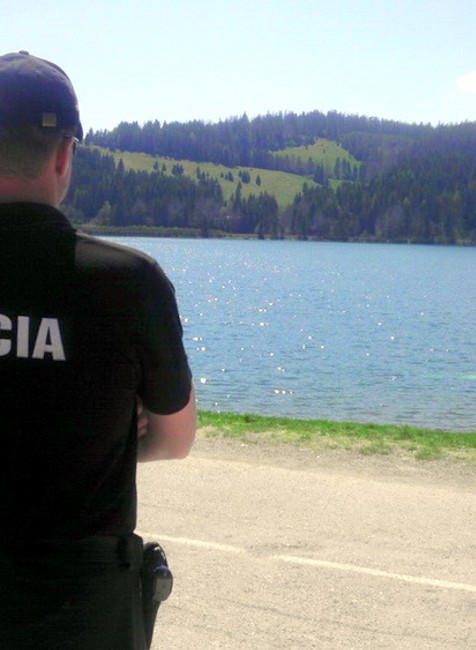 Auto ponorené Palcmanská Maša polícia policajt