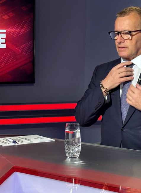 4e8be957-c5f6-4df3-b1e6-914acbeae972