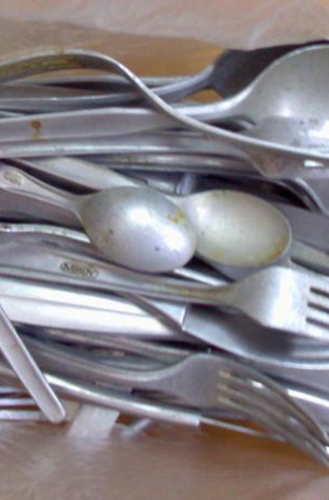 Čo spôsobuje KOVOVÚ CHUŤ v ústach? TOTO je 12 najčastejších dôvodov