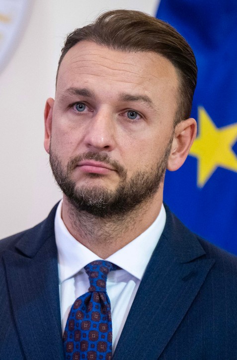 Rušenie Úradu na ochranu oznamovateľov: Podľa opozície sa Šutaj Eštok snaží zbaviť nezávislej kontroly