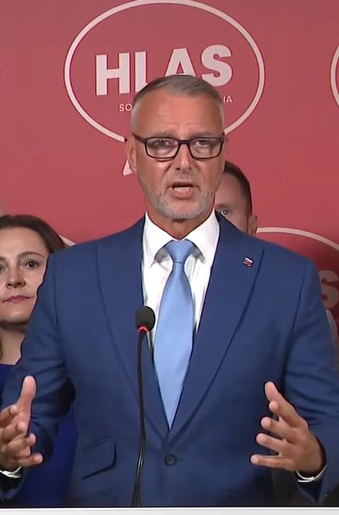 Hlas prichádza s ústavnou zmenou. Občania by mohli referendom ukončiť volebné obdobie