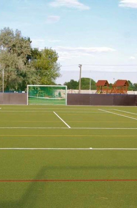 Trénera detí z Vlčkoviec mali pristihnúť v šatni s chlapcom