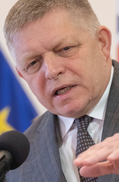 Premiér chce najbližšie dni využiť na hľadanie dohôd o prorastových opatreniach