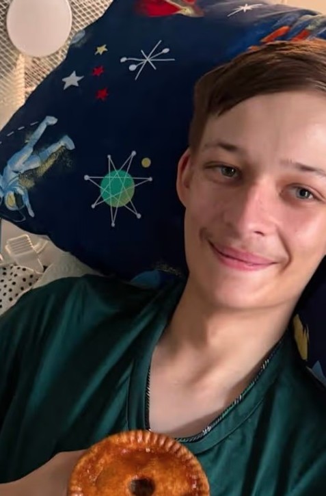 Myslel si, že ho bolí zub. Mladíkovi (19) napokon diagnostikovali agresívnu rakovinu