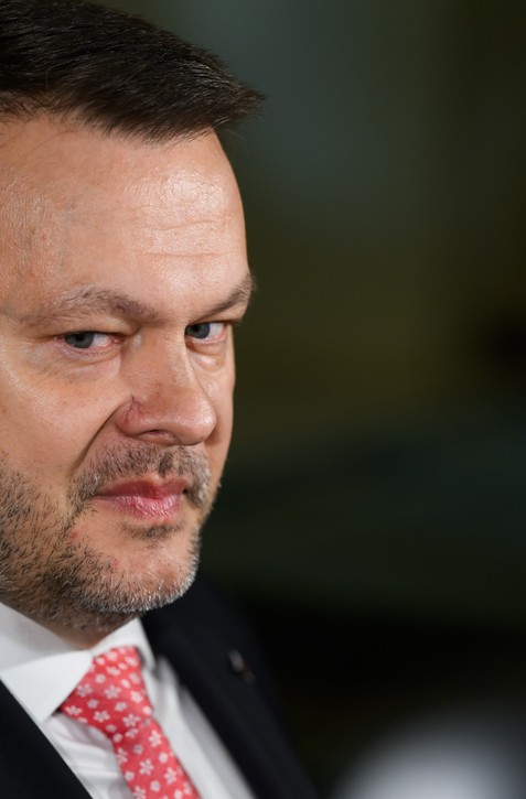 Minister Migaľ dočasne zastavil prípravu projektu obnovy portálu Slovensko.sk