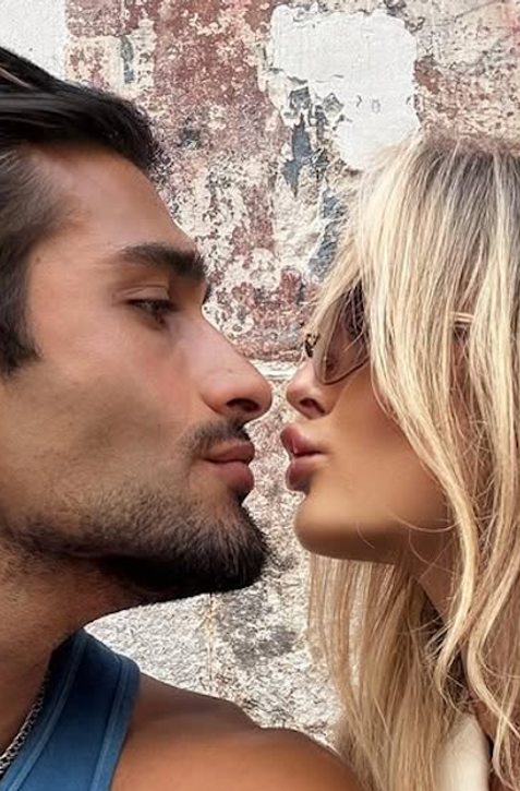 Exmanžel Britney Spears prehovoril: Vyjadril sa k jej liečbe a rovno ukázal sexi kosť po jeho boku!