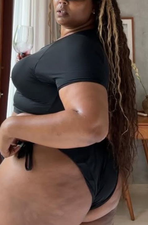 Mínus 27 kíl! Speváčka ohúrila v trblietavých minišatách!