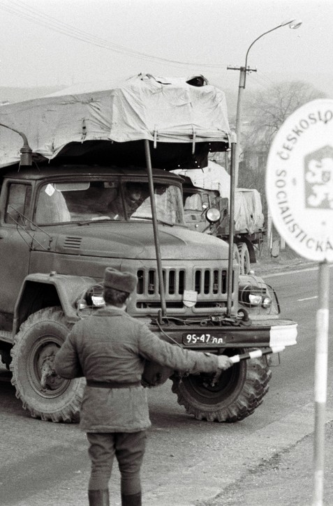 Pripomíname si pamätný deň: Pred 35 rokmi odišli z Československa posledné sovietske vojská