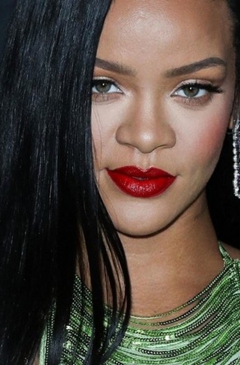 Streľba v dome Rihanny: Vystrelilo sa až 10 rán, speváčka bola vnútri!