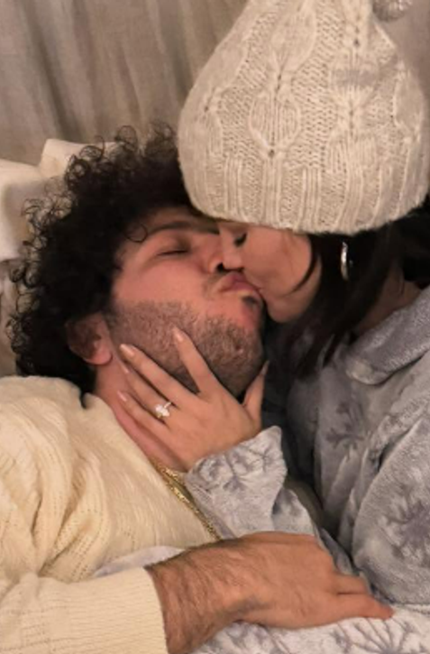 Fanúšikovia zdesení: Benny Blanco sa správal nechutne, manželka Selena Gomez ho však obhajuje!