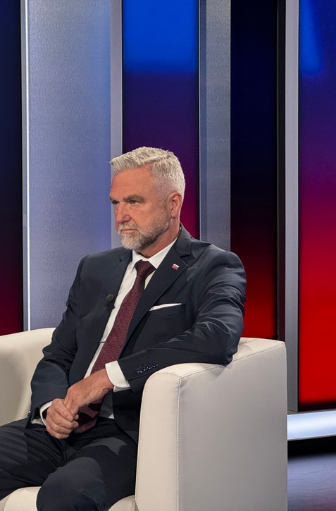 Politika 24: Cesta do Moskvy zatiaľ nie je definitívna. Fico má aj pozvanie od Trumpa