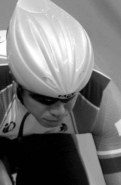 Tragédia počas pretekov. Zomrel strieborný olympijský víťaz v dráhovej cyklistike
