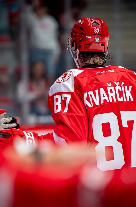 Třinec v Brne nedohral, KOVAŘČÍK v bezvedomí