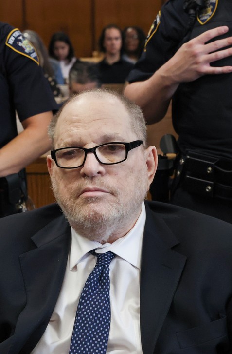 Sudca opäť zrušil proces s Weinsteinom. Porota sa nedokázala zhodnúť na verdikte