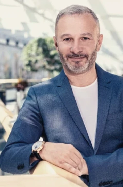 Zomrel známy český miliardár, osudnou sa mu stala nehoda na golfe