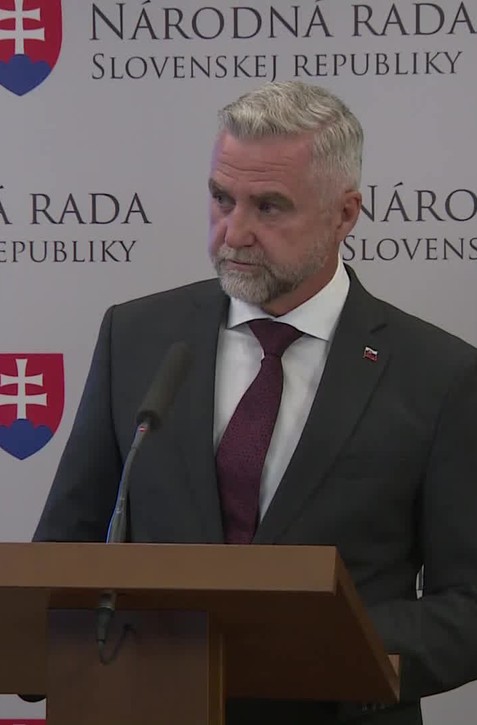 Gašpar: Transakčná daň sa ako celok nezruší. Premiér si otestoval reakciu kritikov