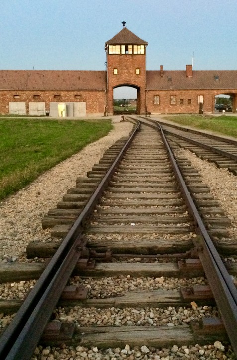 27. január je medzinárodným dňom pamiatky obetí holokaustu