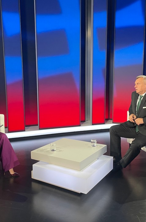 Politika 24: Danko nečaká koniec Šutaja Eštoka pre kamery. „Bol by to otras celej vlády“