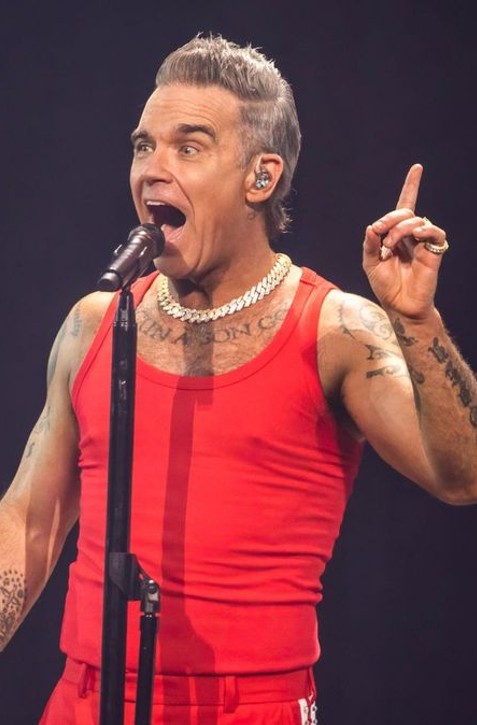 Toto už prehnal?! Robbie Williams verejne zosmiešnil vlastnú dcéru