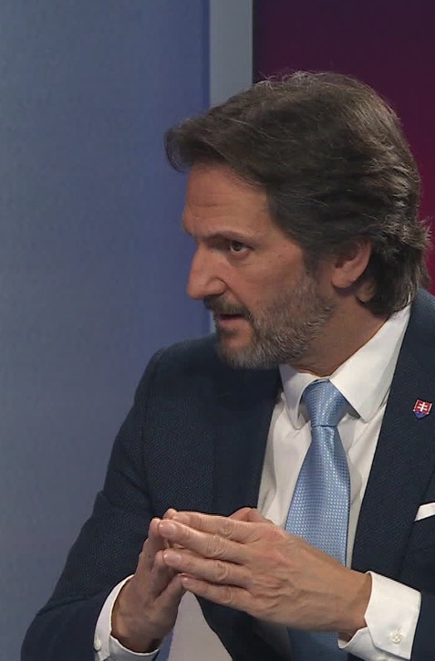 Kaliňák v Politika 24: Proti dronovým hrozbám sa budeme brániť aj slovenskými technológiami