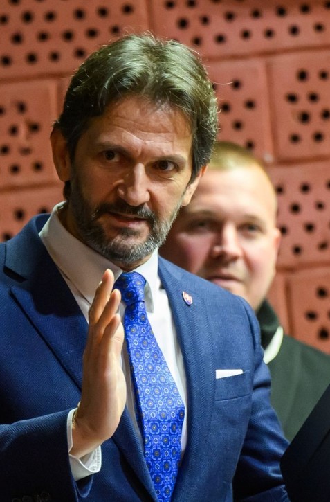 Kaliňák nevylučuje podporu návrhu SNS na zníženie trestov za extrémizmus