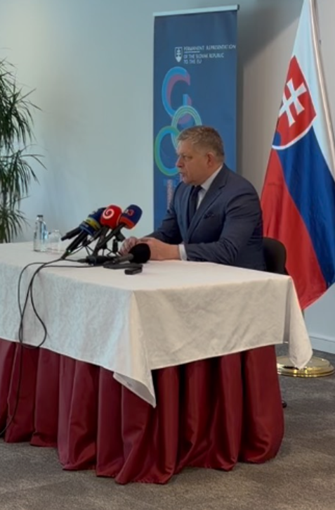 Fico po samite varuje pred ropným šokom. Opozícia hovorí o izolácii Slovenska