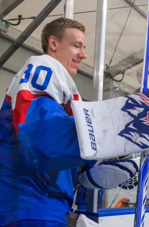 Gólman GAJAN podpísal zmluvu v NHL