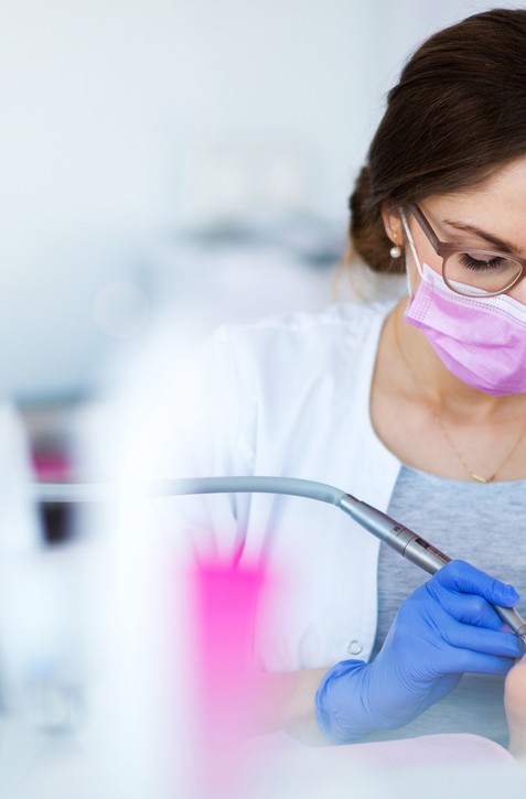 Obávate sa demencie? Mali by ste dbať na ústnu hygienu!