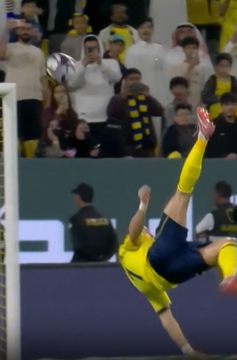 Ronaldo v 40 rokoch opäť čaruje: Akrobatické nožničky rozhodli zápas!