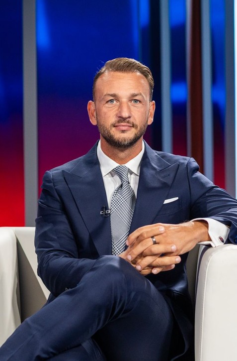 Politika 24: Šutaj Eštok o väzbe medzi kauzou Martonovej a vlastnou dovolenkou: „Čo sa babe chcelo, to sa babe zdalo“