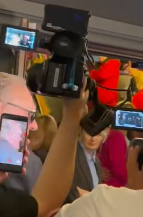 Obrovské prekvapenie na oslave Jiřiny Bohdalovej! Prišla jej gratulovať svetová superhviezda!