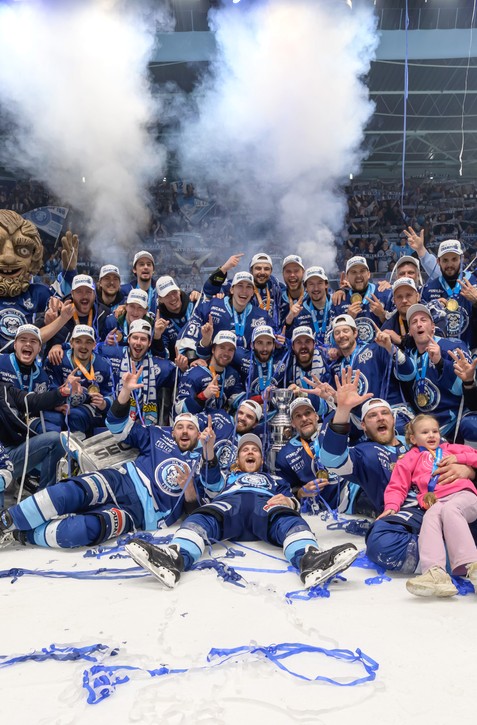 ŠTARTUJE hokejová extraliga, titul obhajuje Nitra, favoritmi Slovan či Žilina