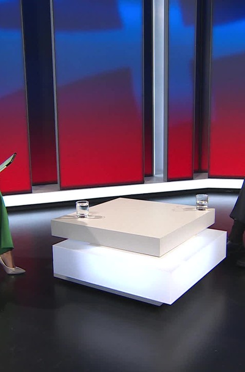 Politika 24 s Františkom Mikloškom: Spontánnosť mladých pripomína dni Novembra 89