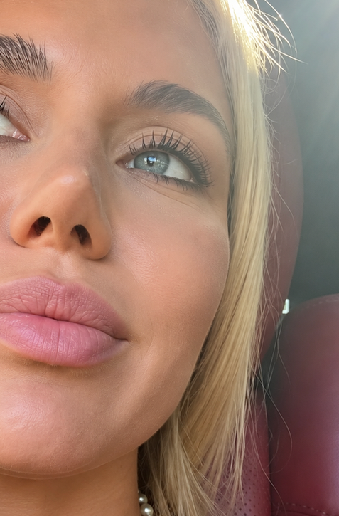 NOVÁ kráska po boku Kollára! Dieťa zatiaľ NEMAJÚ, ale TOTO jej odkazuje jeho ex Laura
