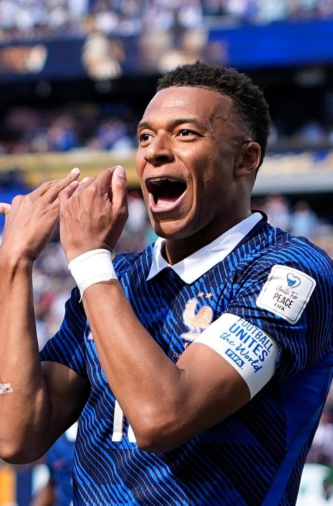 Beštia MBAPPÉ. Francúzsky kapitán po prestávke zlomil Senegal