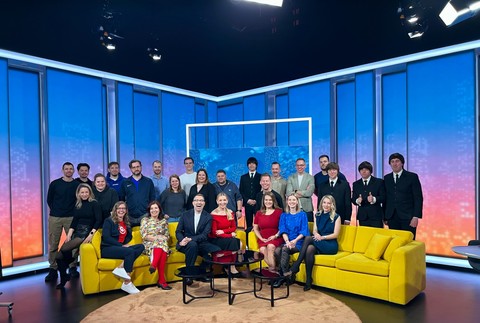 Ranné noviny oslavujú narodeniny00003