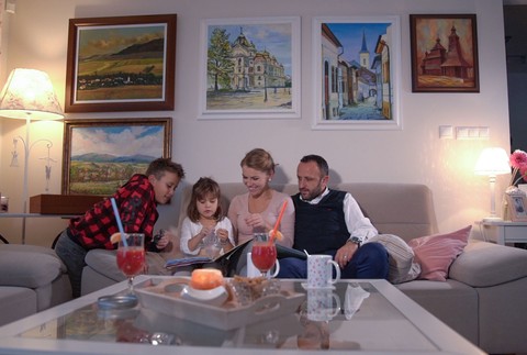 Zábery z videoklipu Celeste Buckingham a Ondreja Kandráča - Tisíc a jedna noc