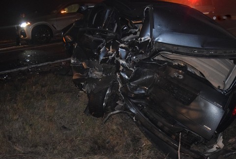 Vážna nehoda pri odťahovaní odstaveného auta. Pracovník (30) odťahovky zostal zakliesnený medzi vozidlami