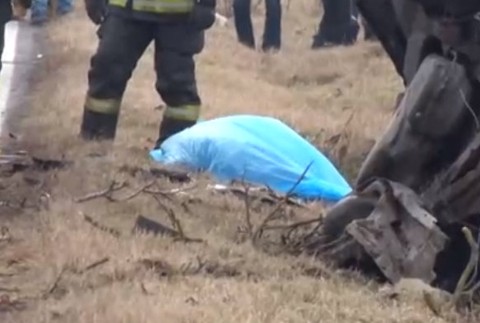 Nebezpečná jazda ich pripravila o život. Jedného z mužov odhodilo až na pole