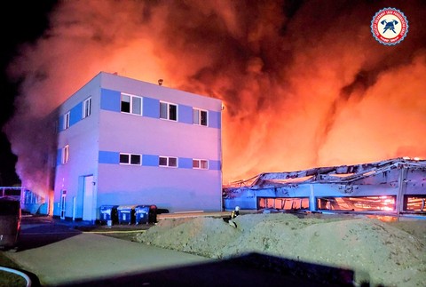 Požiar výrobného centra izraelských zbraní v Pardubiciach  3