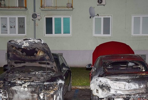 podpalene auta dunajska streda