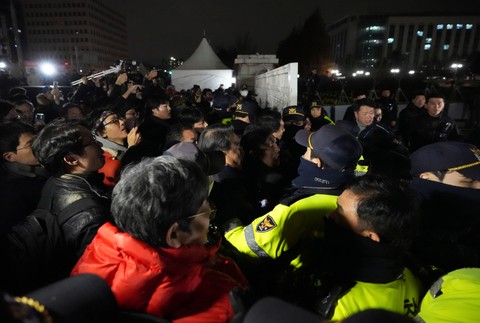 South_Korea_Martial_Law935335092438