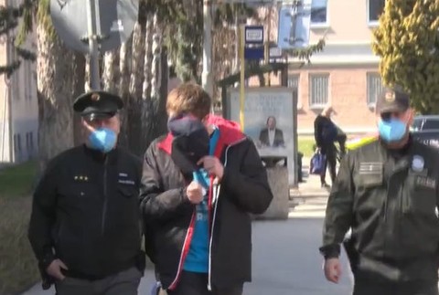 16 mesiacov pre krádež chlebíčkov.